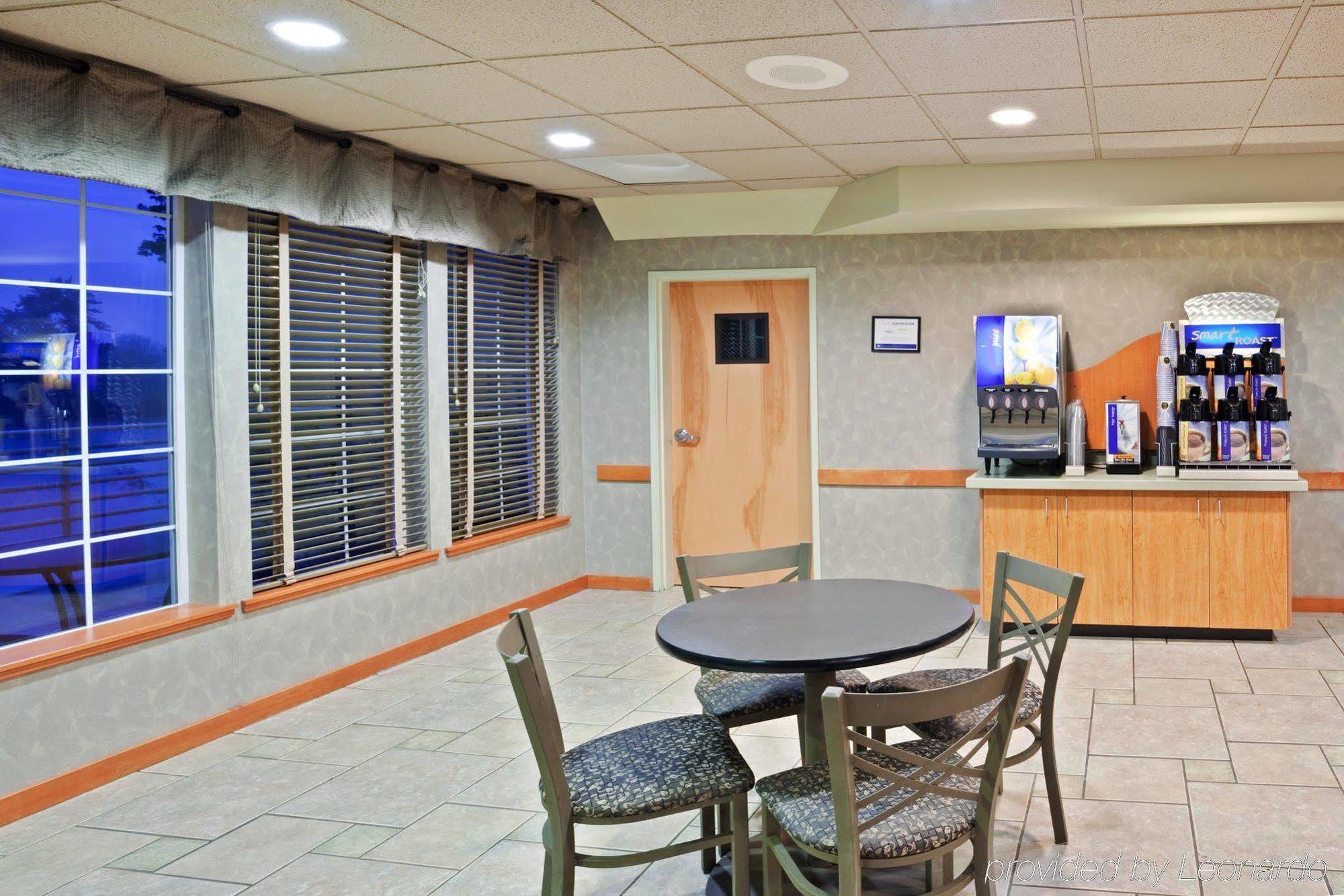Holiday Inn Express Corvallis-On The River By Ihg Ресторант снимка